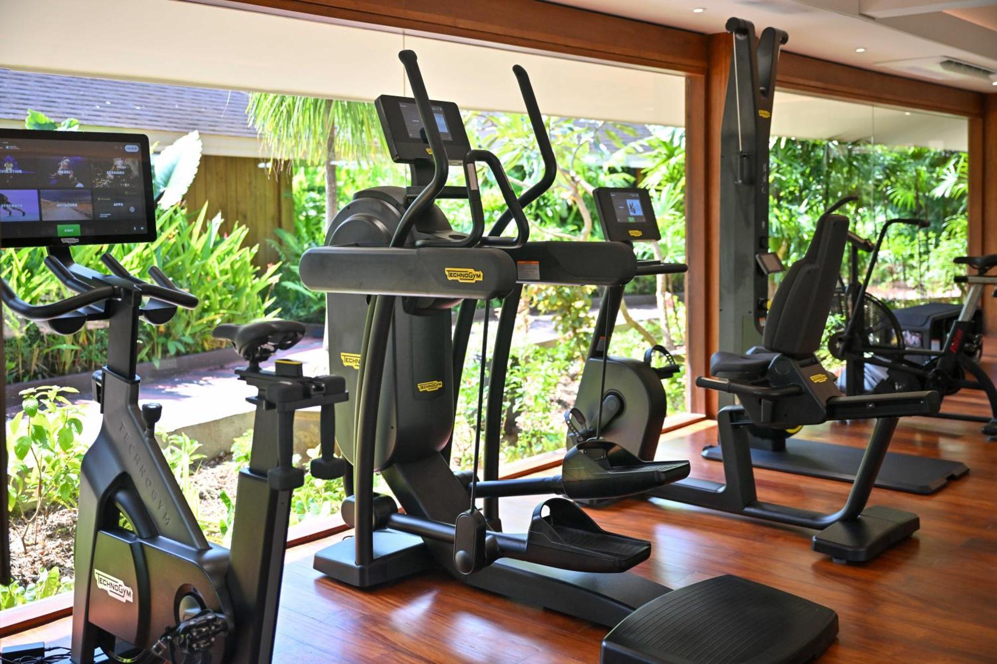 Barcelo Coconut Island, Phuket Hotel Bagian luar foto Elliptical cross trainer