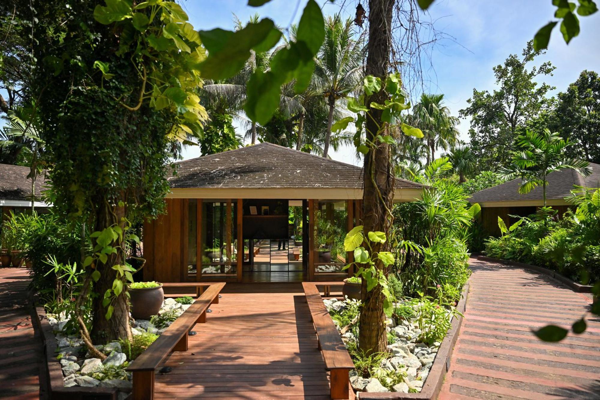 Barcelo Coconut Island, Phuket Hotel Bagian luar foto The spa at the resort