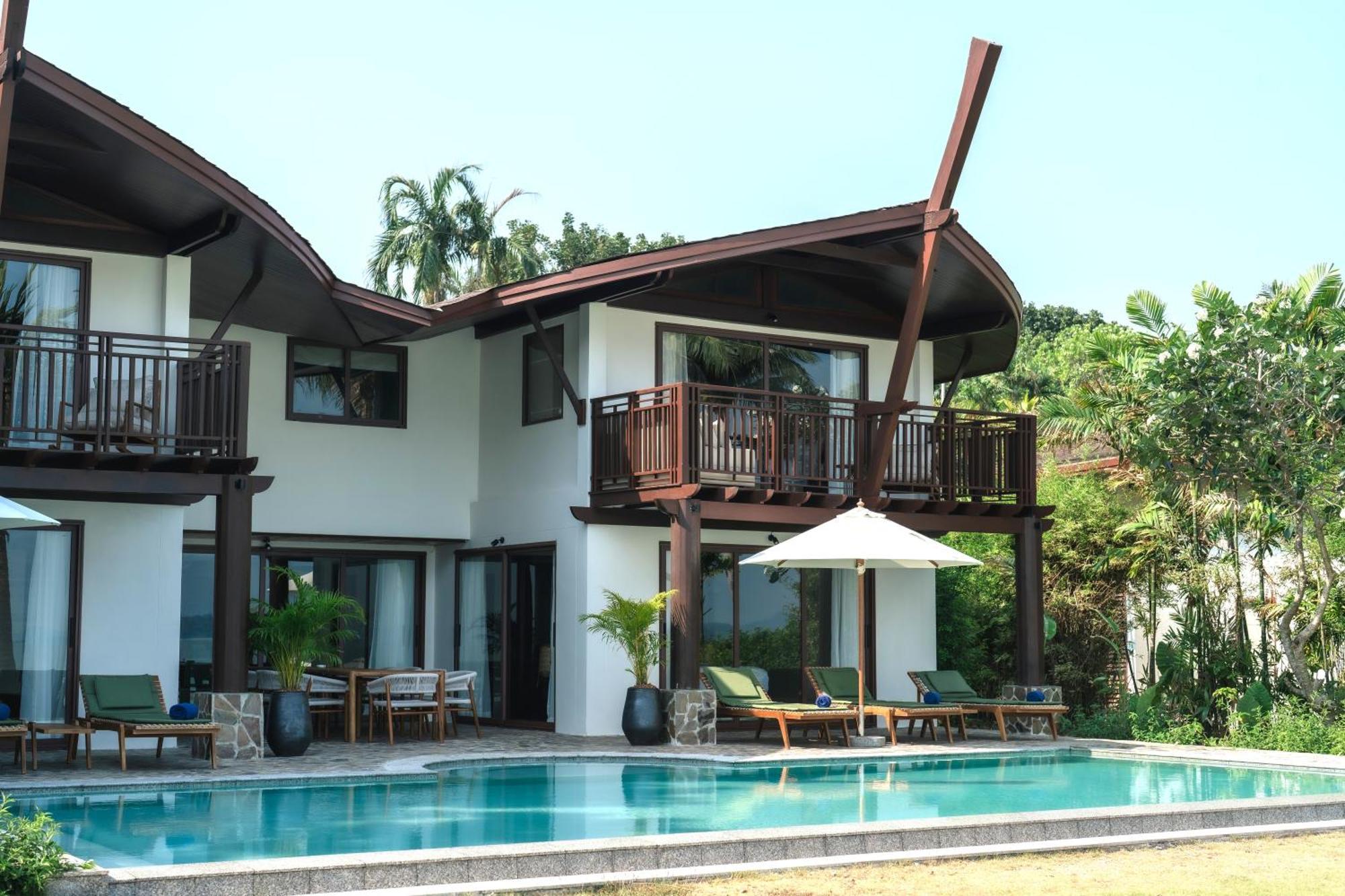Barcelo Coconut Island, Phuket Hotel Bagian luar foto Villa at the resort