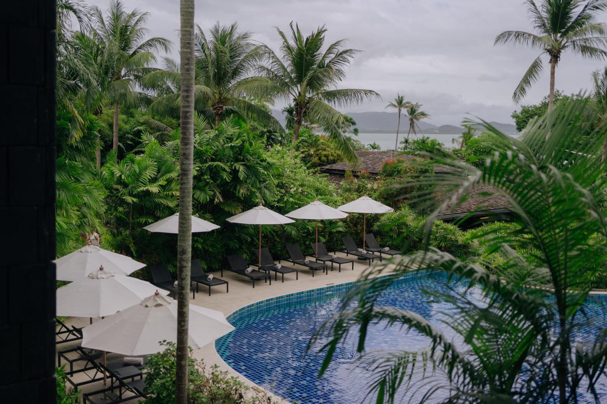 Barcelo Coconut Island, Phuket Hotel Bagian luar foto